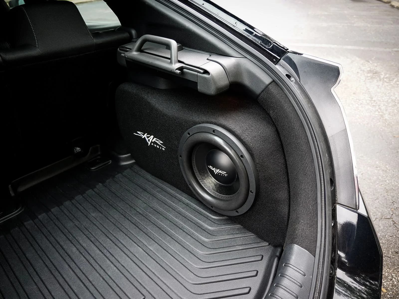 Single 10" 800W Max Power Loaded Subwoofer Enclosure Compatible with 2017-2021 Honda Civic Hatchback Sport Vehicles - Image 9
