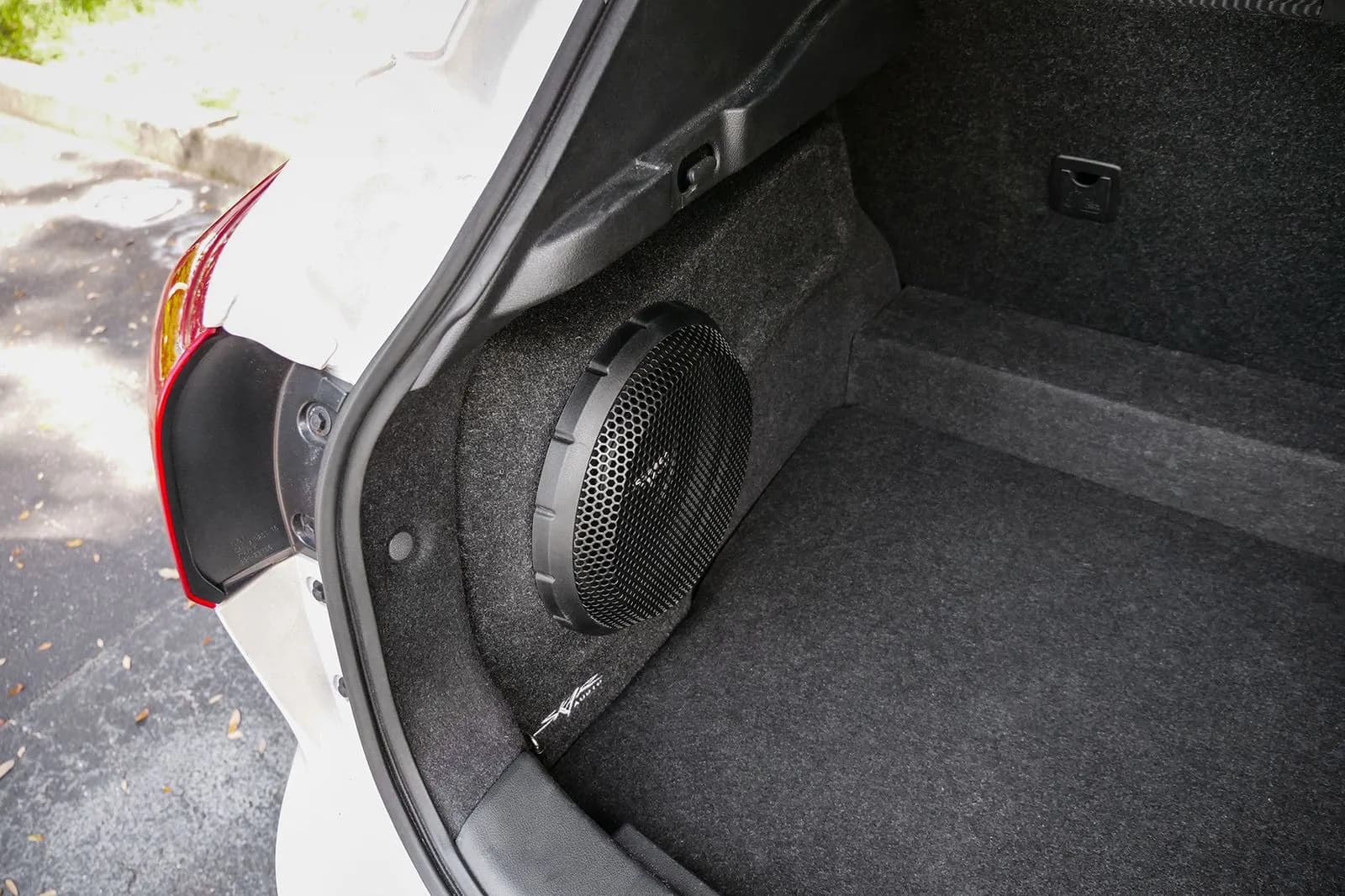 Single 10" 1,000W Max Power Loaded Subwoofer Enclosure Compatible with 2017-2022 Nissan Rogue Sport Vehicles - Image 11