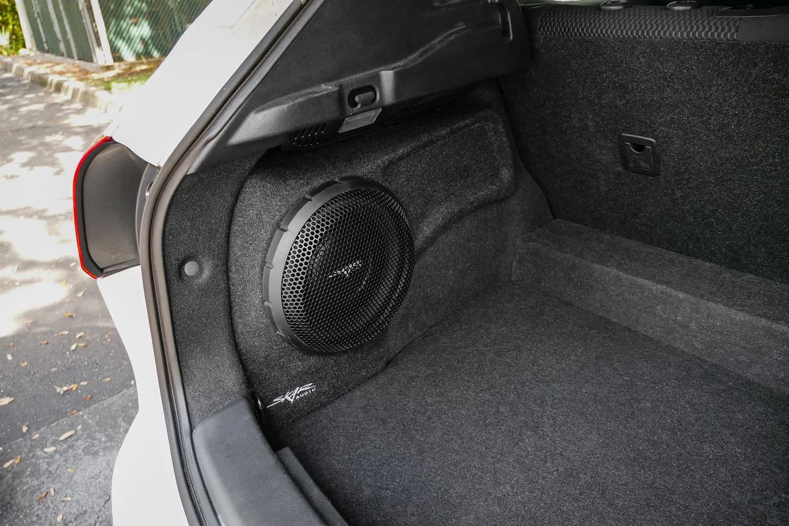 Single 10" 1,000W Max Power Loaded Subwoofer Enclosure Compatible with 2017-2022 Nissan Rogue Sport Vehicles - Image 8