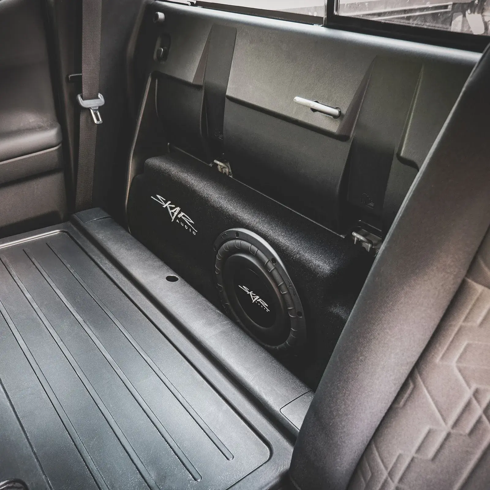 Single 10" 1,000W Max Power Loaded Subwoofer Enclosure Compatible with 2016-2023 Toyota Tacoma Double Cab Max Trucks - Image 7