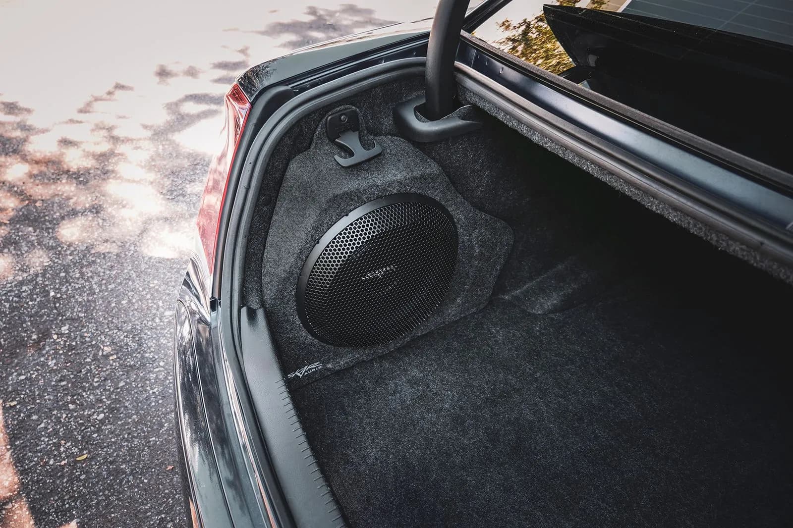2011-2023 Chrysler 300 Compatible Single 12" Sealed Subwoofer Enclosure - Image 8