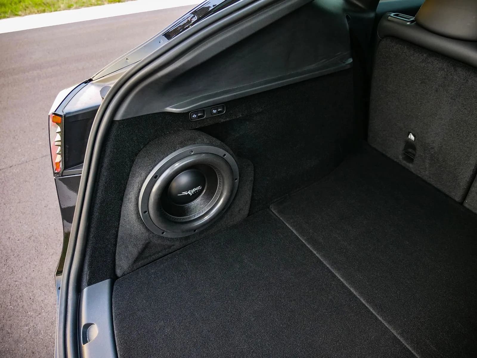 2020-2024 Tesla Model Y Compatible Single 10" Sealed Subwoofer Enclosure - Image 10